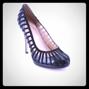 ❄️SALE❄️🎉HP🎉NWOT Talbots cutout heels 👠